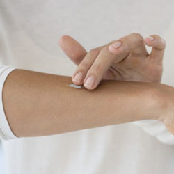Vitilox pigmentation cream application